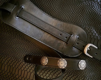 Leather guitar strap with shoulder pad