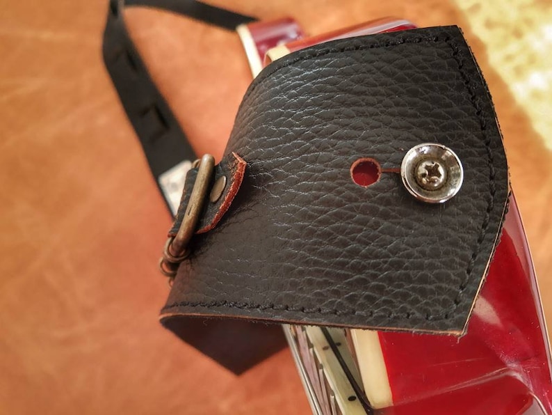 Leg leather guitar strap Relic effect image 3