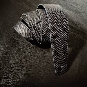 Leather guitar strap