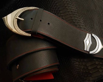 Leather guitar strap with ring