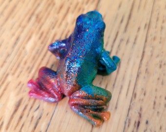Rainbow Small Frog Resin