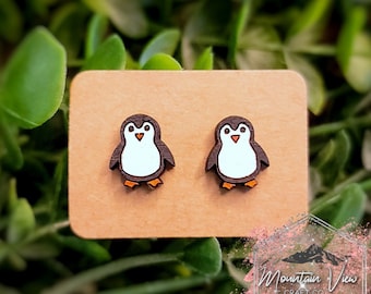 Niedliche Pinguin Ohrstecker, Pinguin Geschenke, Pinguin Schmuck, Minimalist Ohrstecker, hypoallergen, handbemalte Ohrringe