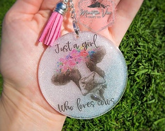 Just a Girl Who Loves Cows Glitter Keychain, cow keychain, glitter keychain, cow lover gifts, cow mom, cow mama