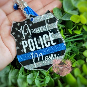 Proud Police Mom Thin Blue Line Glitter Keychain, police badge keychain, police keychain, thin blue line gifts, police gifts, police mom