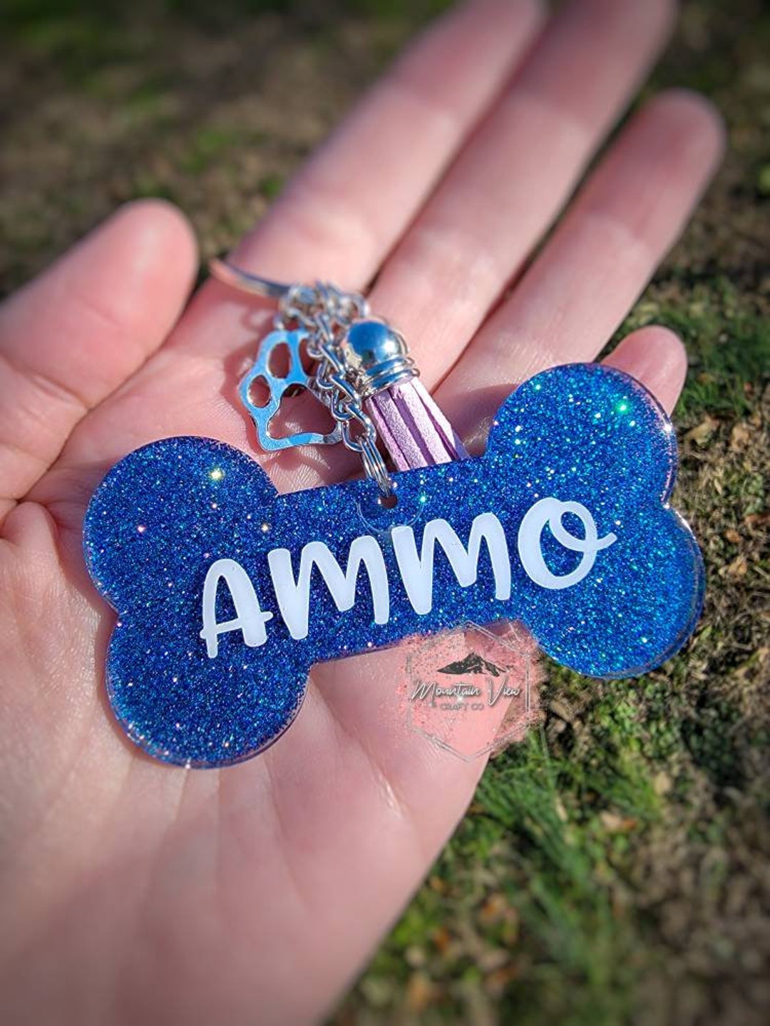 customizable-dog-mom-glitter-keychain-personalized-dog-mom-keychain