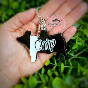 Customizable Hampshire Pig Glitter keychain, personalized pig keychain, 4H show gifts, personalized pig accessories, pig mom, pig key ring