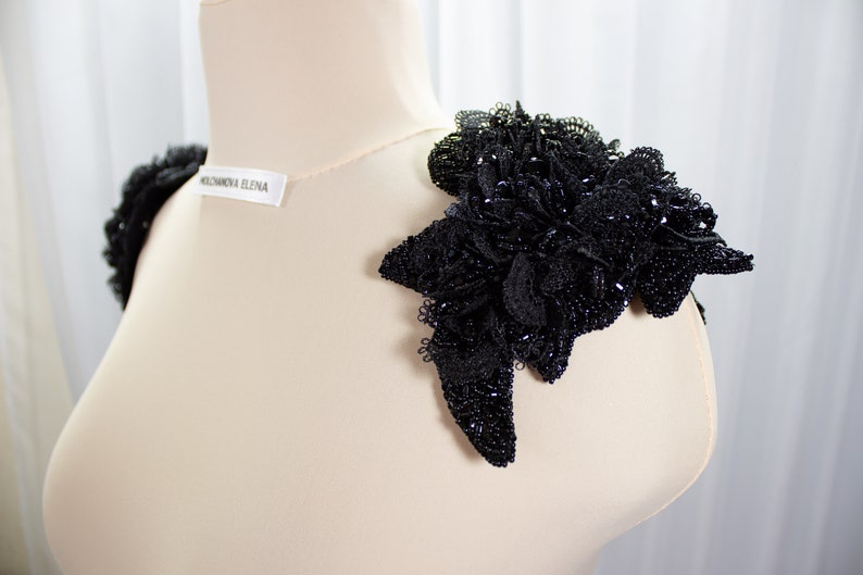 Beaded shoulder jewelry Epaulettes shoulder black color