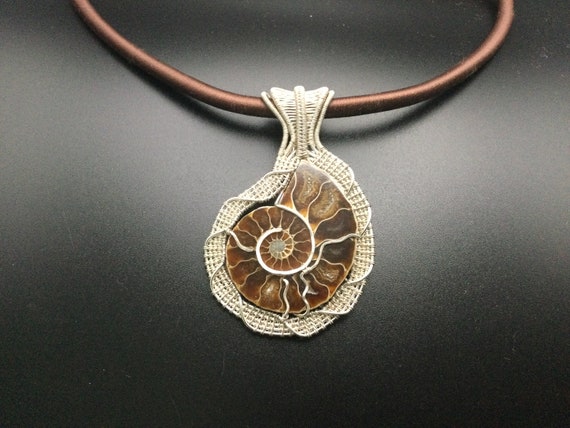 すんごい！アンモナイトのネックレスだよ！ すんごい！アンモナイトのネックレスだよ！ 楽天市場】化石
