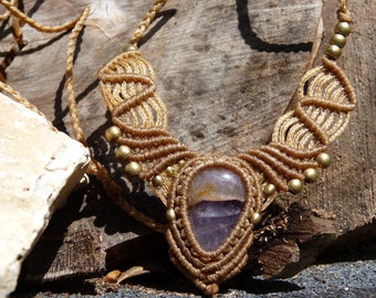 Macramé necklace with high-quality semi-precious stone