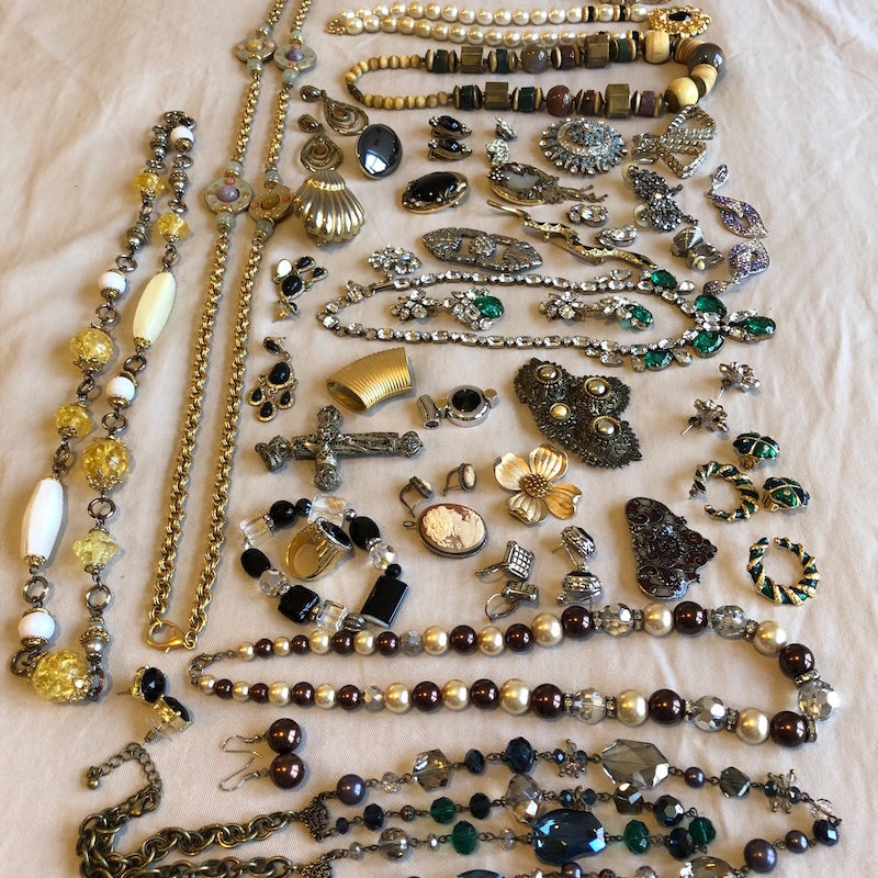 Costume jewelry near me