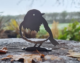 Rusty robin - Rusty metal robin - rusty metal bird - garden bird - garden ornament - garden metal art STANDING