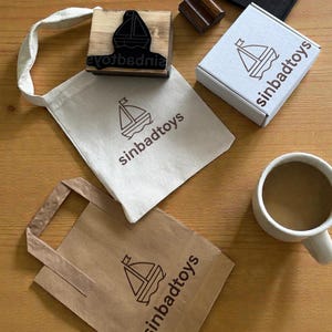 Timbro in gomma con logo personalizzato per il marchio aziendale: include tampone d'inchiostro