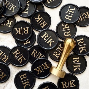 Adesivo sigillo di ceralacca con dettagli in oro, adesivo sigillo di ceralacca con lettere metalliche personalizzate, sigillo di ceralacca monogramma dipinto in oro, adesivo sigillo di ceralacca dorato