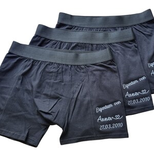 3 boxer shorts embroidered with a loving saying