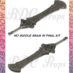 Può includere: Due spade grigie stilizzate con disegni intricati sono esposte su uno sfondo bianco. Il testo "NO MIDDLE SEAM IN FINAL KIT" è visibile. Sono presenti anche le parole "3D MODELED BY US" e "BEACON OF THE REED SEA".