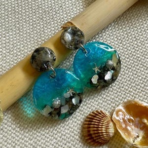 Blue Sea Resin Earrings with Real Sand, Ocean Round Resin Dangles, Imitation Beach Earrings, Resin Summer Jewelry, Gift for Her, Sea Earring