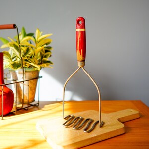 Vintage Wood Handle Potato Masher/ Vintage Masher/ 1950s Kitchen Tool/ Kitchen Decor/ Vintage Kitchenware/ Farmhouse Decor/ Cooking Gadget