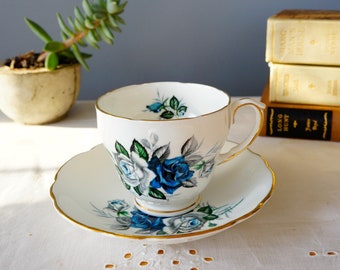 Vintage Hertogin theekopje en schotel/theekopje jaren 60/blauwe roos porselein/ Engels porselein/theekopje set/ theekopjes met bloemen/ vintage drinkgerei