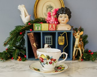 Taza de té y platillo vintage de Duchess Fruit / Juego de tazas de té de los años 60 / Porcelana inglesa / Juego de tazas de té / Taza de té vintage / Fiesta del té en el jardín / Cottagecore