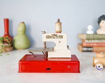 Vintage KAYanEE Sew Master Kind Spielzeug Nähmaschine für Teile / 1950er-60er Jahre Mini Nähmaschine / Bauernhaus Dekor / Cottagecore / Handwerk Dekor