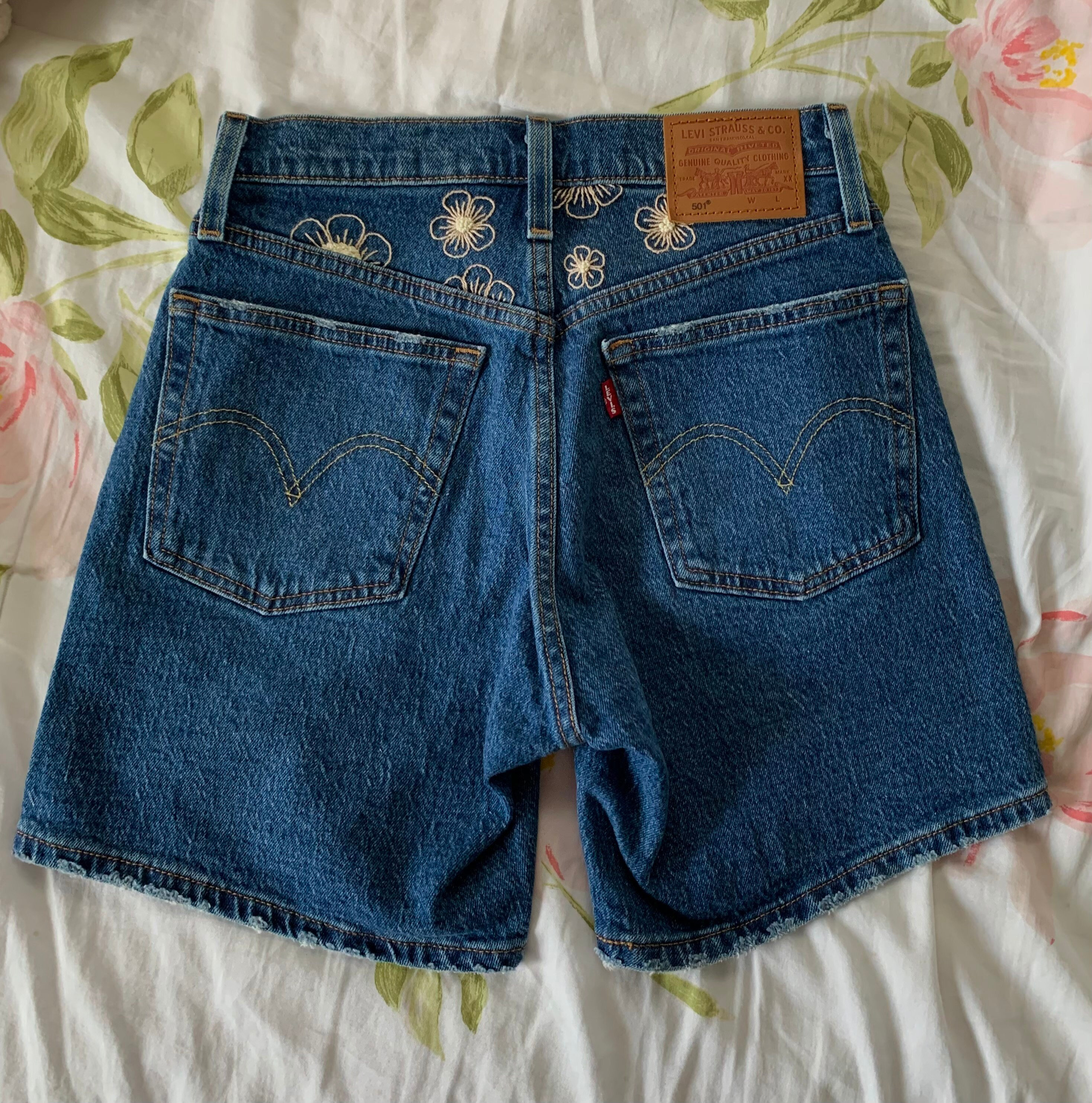 Levi's floral shorts shop