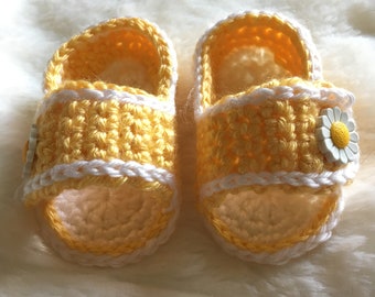 Baby Sandals Flip Flops Slip On Shoes Crochet Yellow and White Slides Daisy Button Sz 3-6 Months