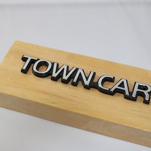 Lincoln Towncar Emblem Desk Plaque - Unique automotive art with an original vehicle emblem for garage, shop or man cave. #AE-030