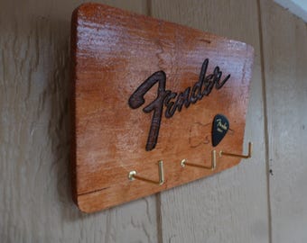 Fender Guitar Key Keeper Wall Plaque: Guitar Music Decor AE-456