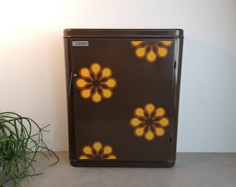 Vintage BRABANTIA Badezimmerschrank, wandmontiert, Retro-Braun mit orangefarbenen Blumen, 70er Jahre.