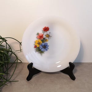 Vintage ARCOPAL ANEMONE plate, soup plate or serving plate, beautiful colors, summer flowers, France, 60s.