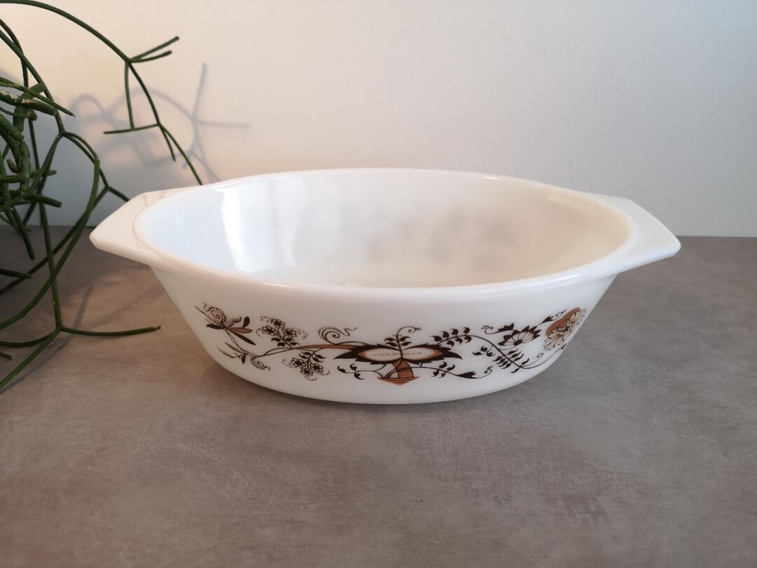 Vintage PYREX BROWN VINE Oval Casserole, With Brown Floral Decor, Small ...
