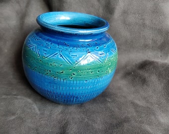 Blue mid century Vase, round Vase, reminds me in Italian pottery