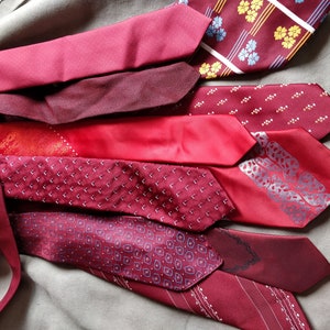 10 Red neckties from ca 1960-70, Vintage Polyester neckties in Red Shades, stripped, with designs