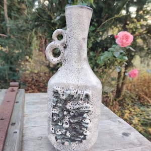 Walter Gerhards vase 180/28 , west German pottery