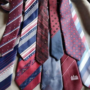 10 Red,blue,grey neckties from ca 1960-80, Vintage Polyester neckties in Red Shades, stripped, with designs