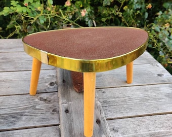 Vintage 50s 60s plant stand with 3 legs