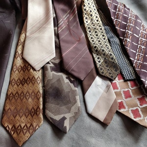 10 Brown neckties from ca 1960-70, Vintage Polyester neckties in Brown Shades, stripped, with designs