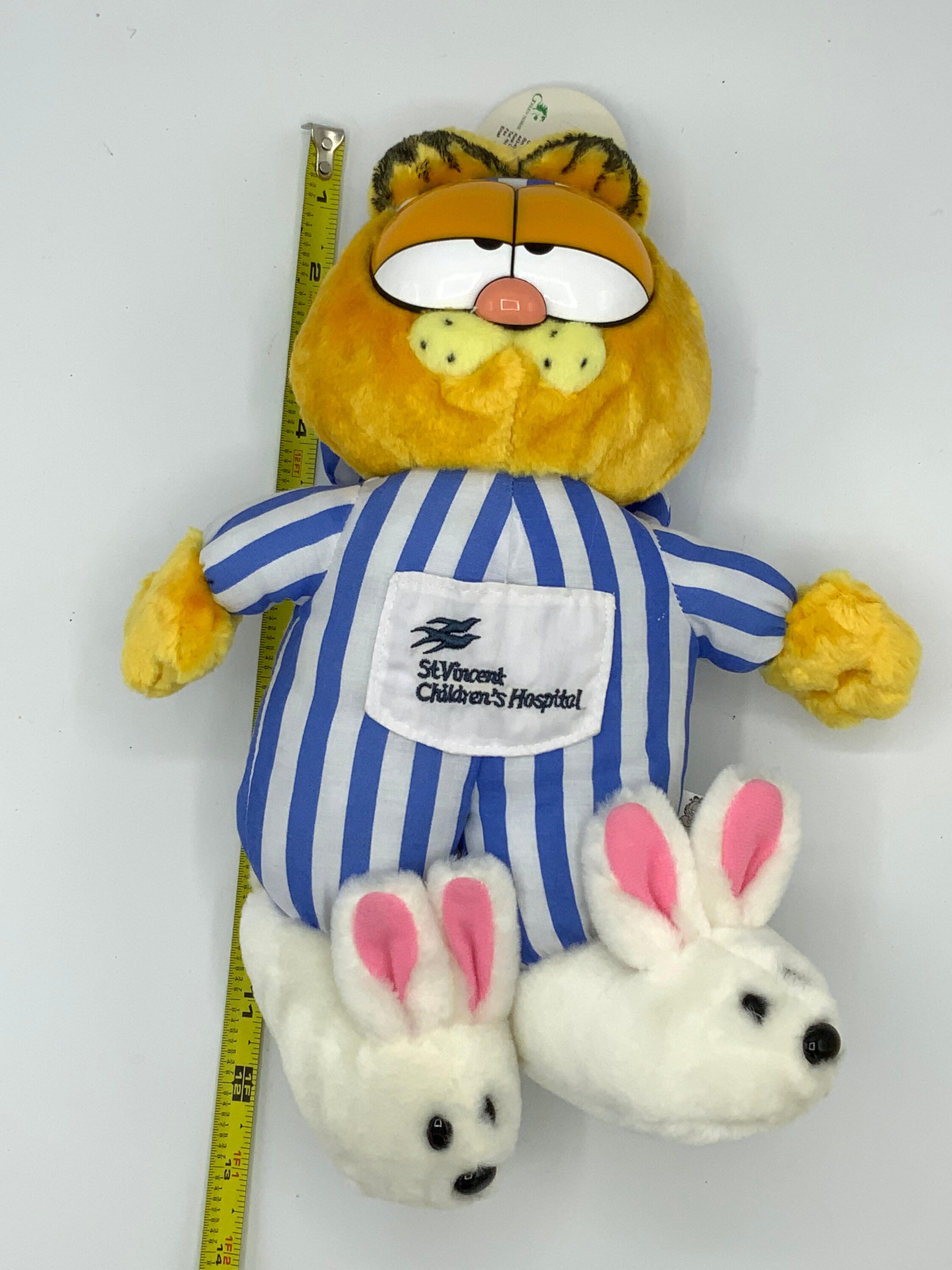 Gorgeous Collectible and Vintage Garfield With White Rabbit Shoes and ...