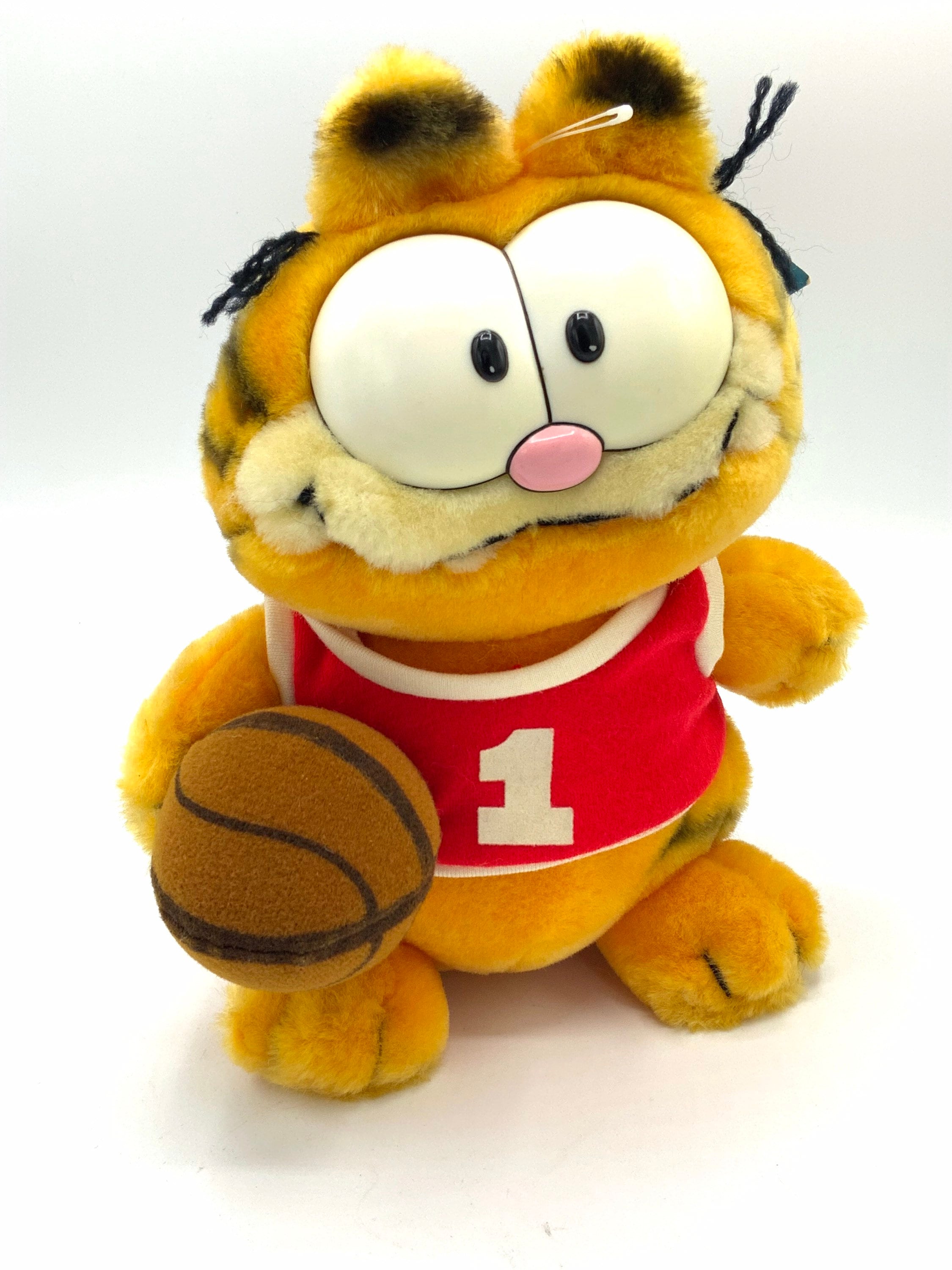 Gorgeous Collectible and Vintage Garfield as Basketball