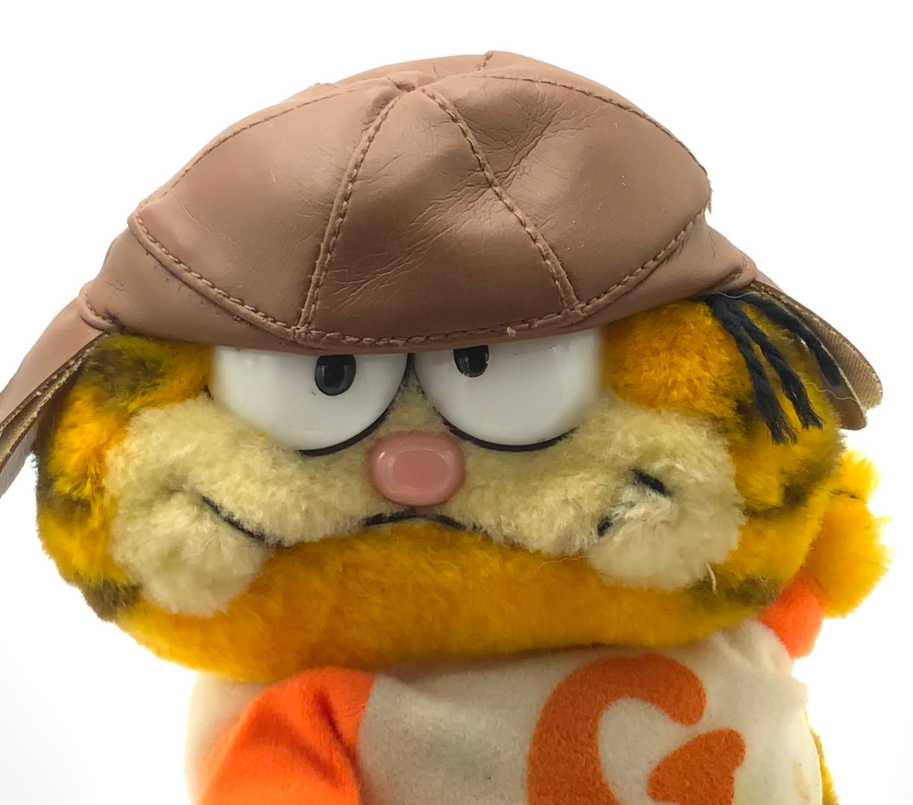 Gorgeous Collectible and Vintage Garfield Stuffed Animal, G, Cat