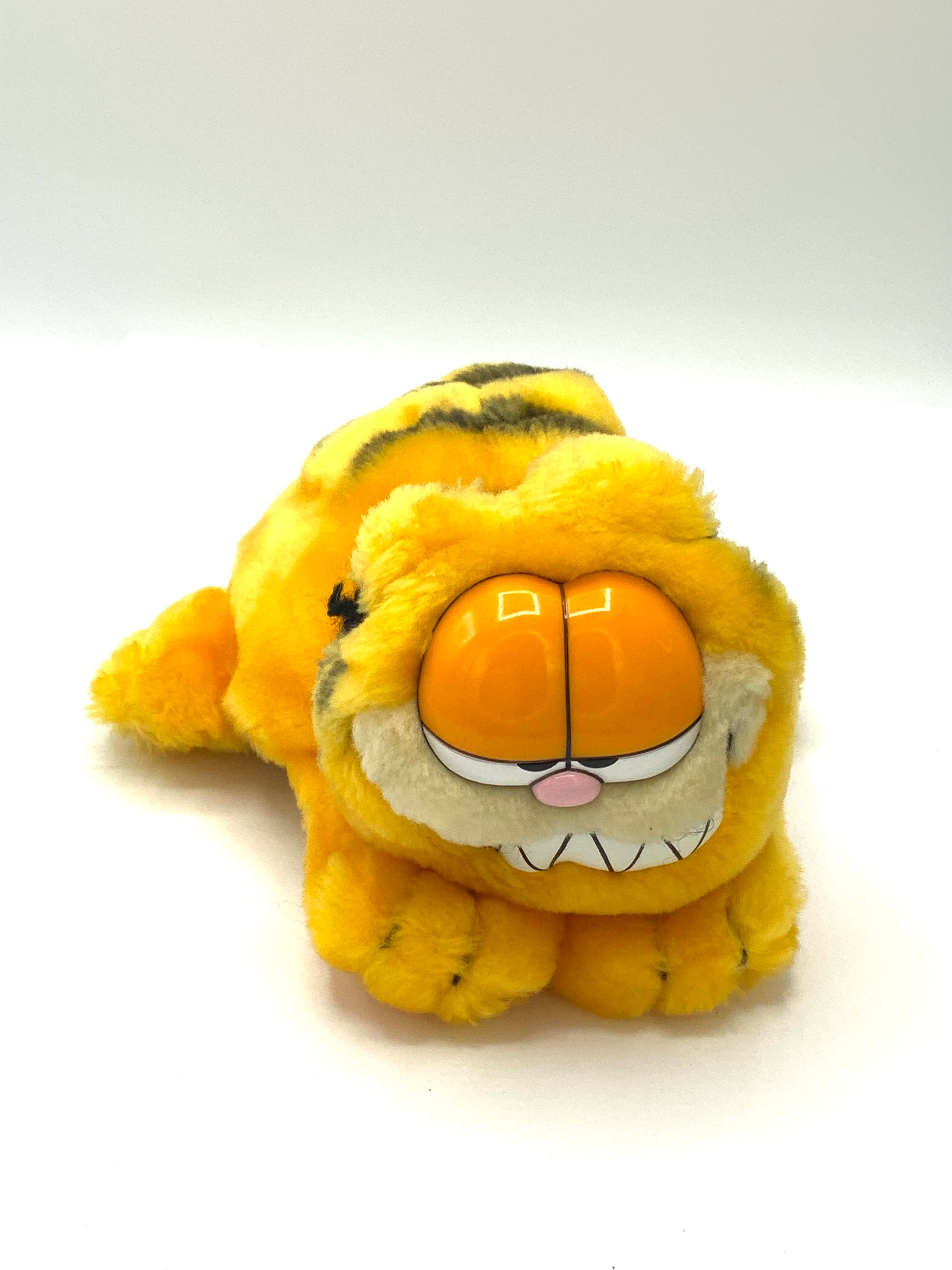 Gorgeous Collectible and Vintage Garfield Jitter Critter, Cat