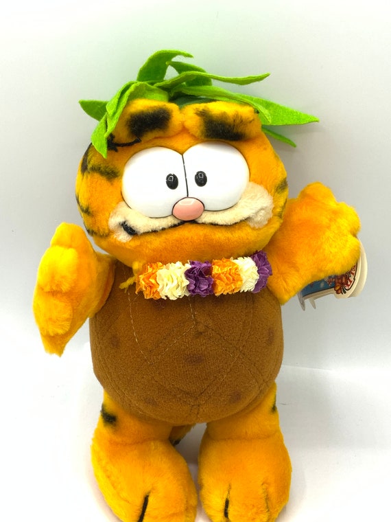 Gorgeous Collectible and Vintage Rare Garfield as Coconut, Hawaii