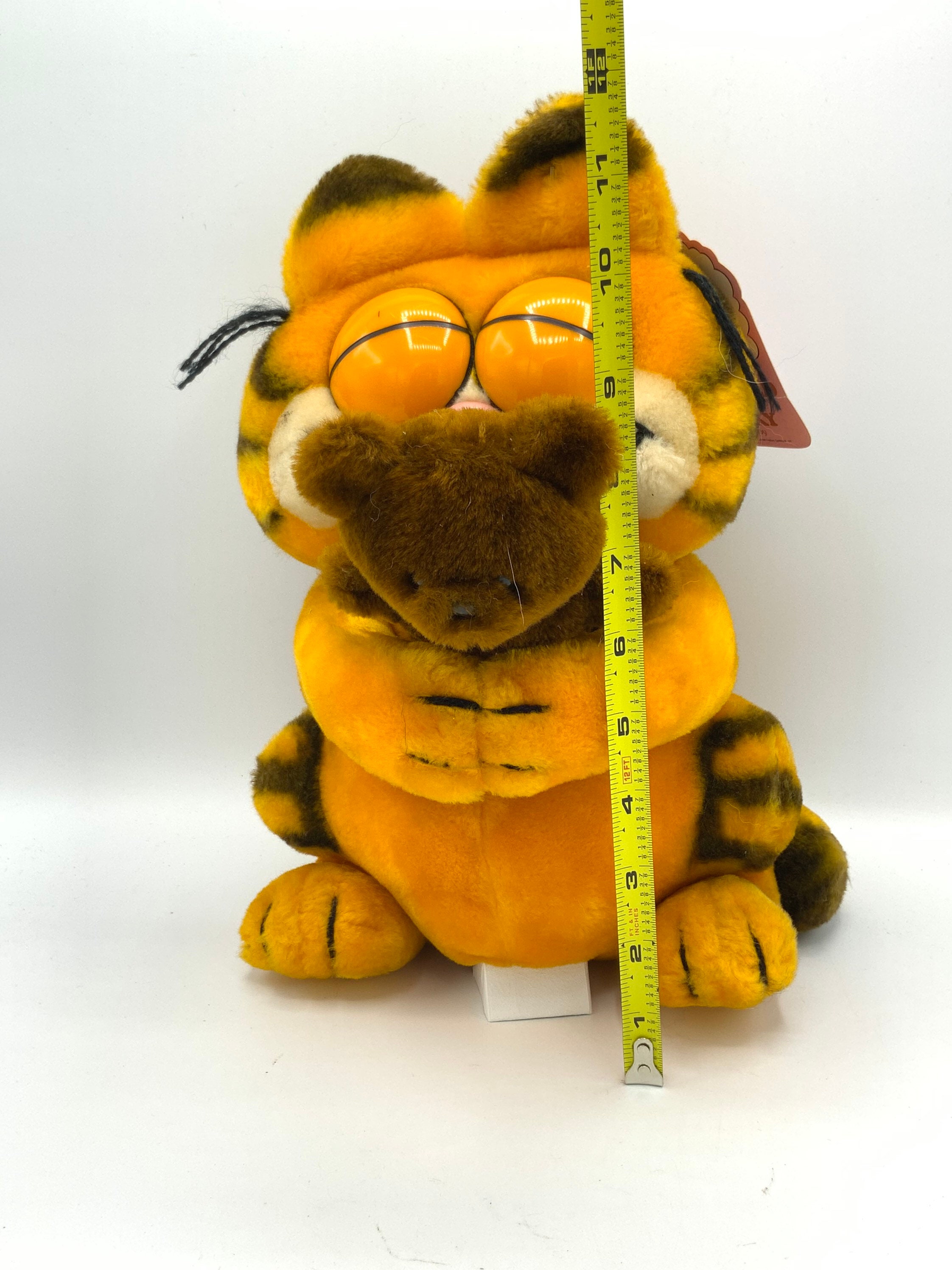 Gorgeous Collectible and Vintage Garfield With Close Eyes