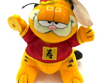 Gorgeous Collectible and Vintage Garfield Asian Cat, Stuffed, Push