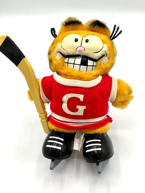 Gorgeous Collectible and Vintage Garfield as Hockey Player