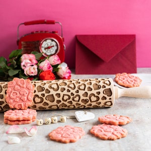 Embossed rolling pin, Valentine&#39;s Day GIft Gift for Moms Cookie Cutter Gift for Newlyweds Housewarming gift Gift For Her - HEARTS