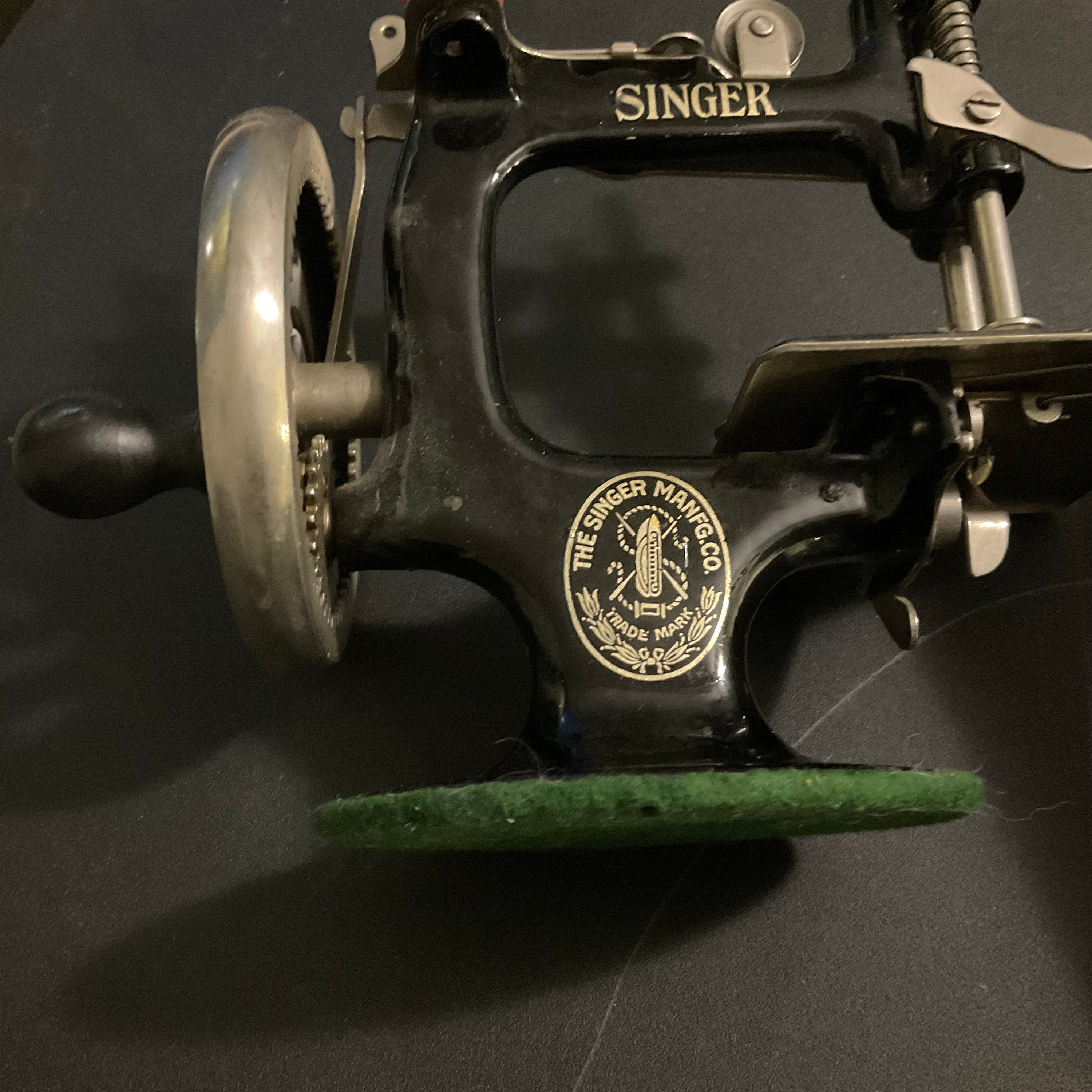 Beautiful Vintage Childs Singer Sewing Machine With Box Etsy