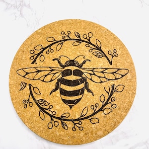 Cute Trivet for Hot Dishes, Bumble Bee Kitchen Decor, Hot Pads for the Kitchen, Honey Bee Gifts for Mom, Cottagecore Decor Kitchen Counter