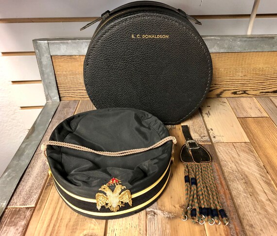 Vintage Masonic Pillbox Hat and Case - image 1