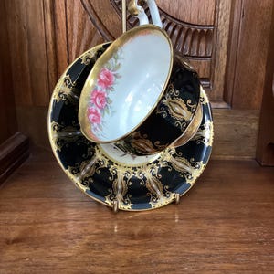 Vintage Paragon Cup & Saucer By Appointment To Her Majesty